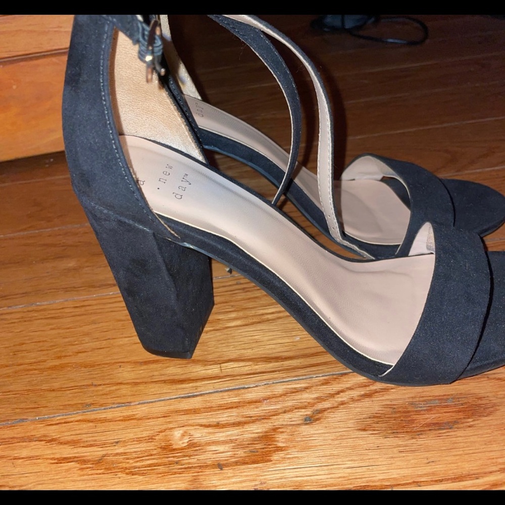 High heels - Picture 2 of 4